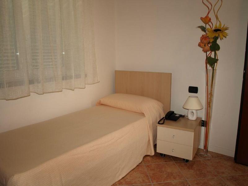 Hotel Karol Monza Bagian luar foto