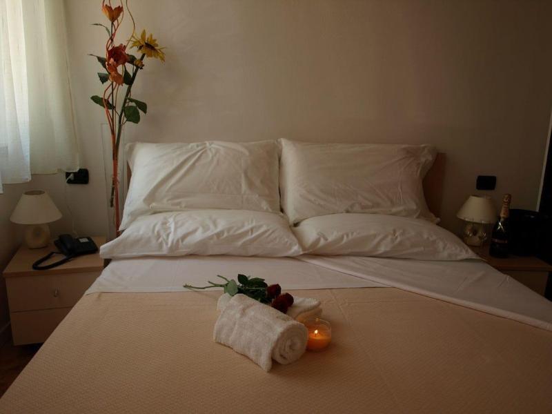 Hotel Karol Monza Bagian luar foto