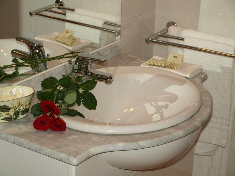 Hotel Karol Monza Bagian luar foto