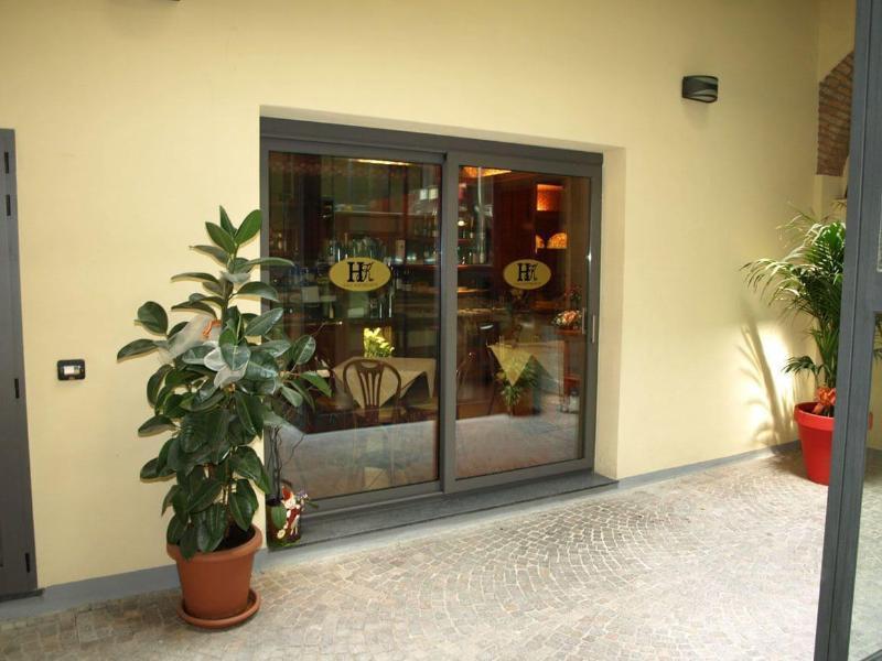 Hotel Karol Monza Bagian luar foto