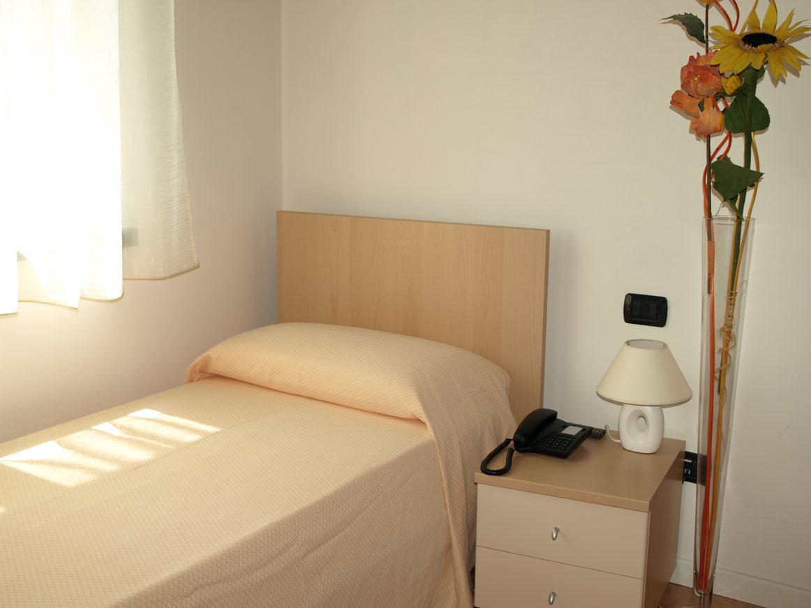 Hotel Karol Monza Bagian luar foto