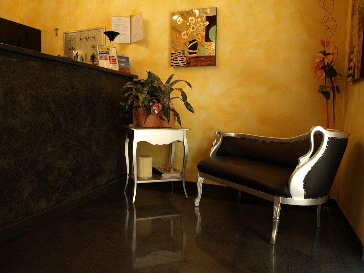 Hotel Karol Monza Bagian luar foto