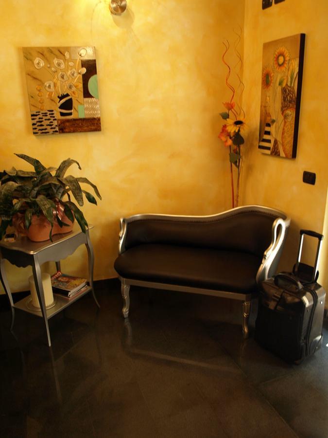 Hotel Karol Monza Bagian luar foto