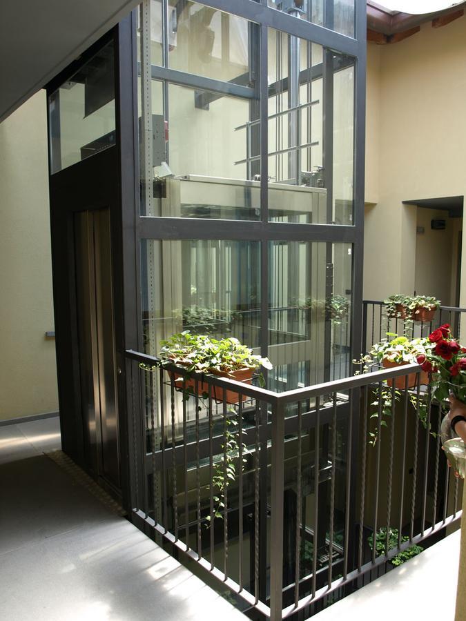 Hotel Karol Monza Bagian luar foto