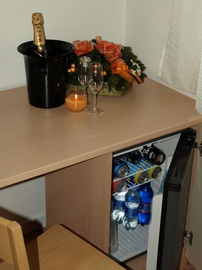 Hotel Karol Monza Bagian luar foto