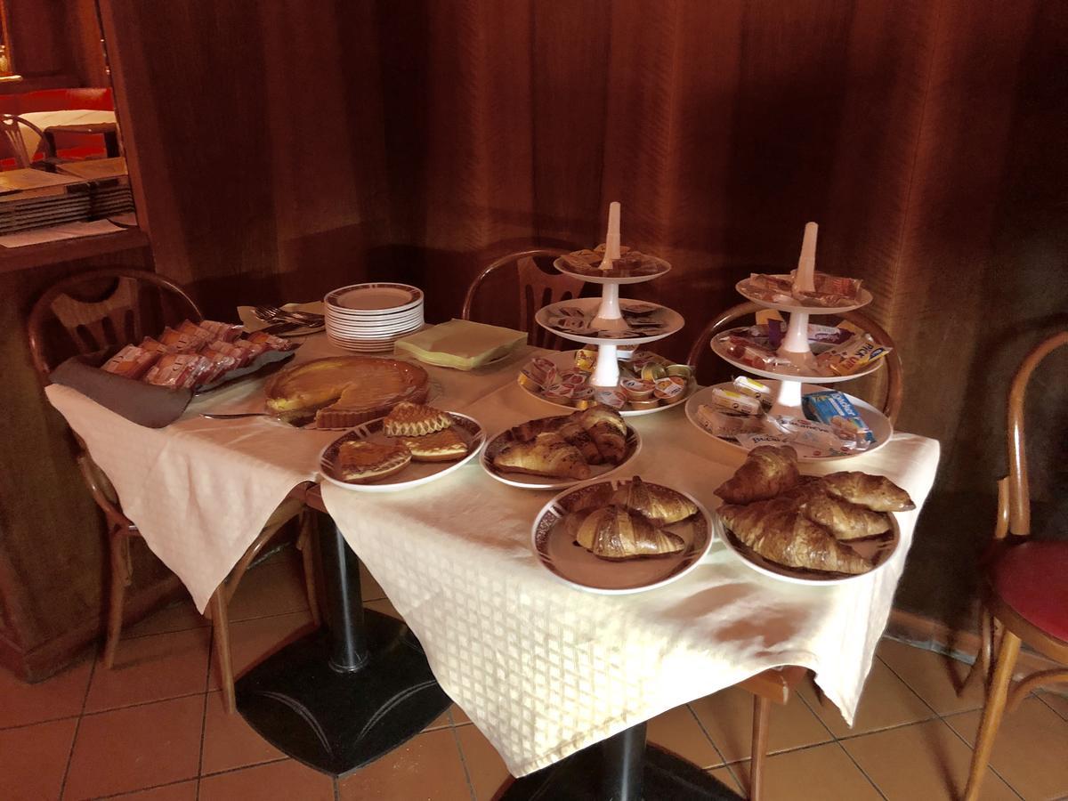 Hotel Karol Monza Bagian luar foto